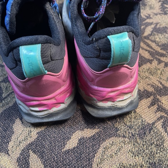 New Balance Women's Hierro V5 WTHIERC5 Cobalt/Poison Berry Hiking Shoes Size 8.5 - Picture 7 of 12